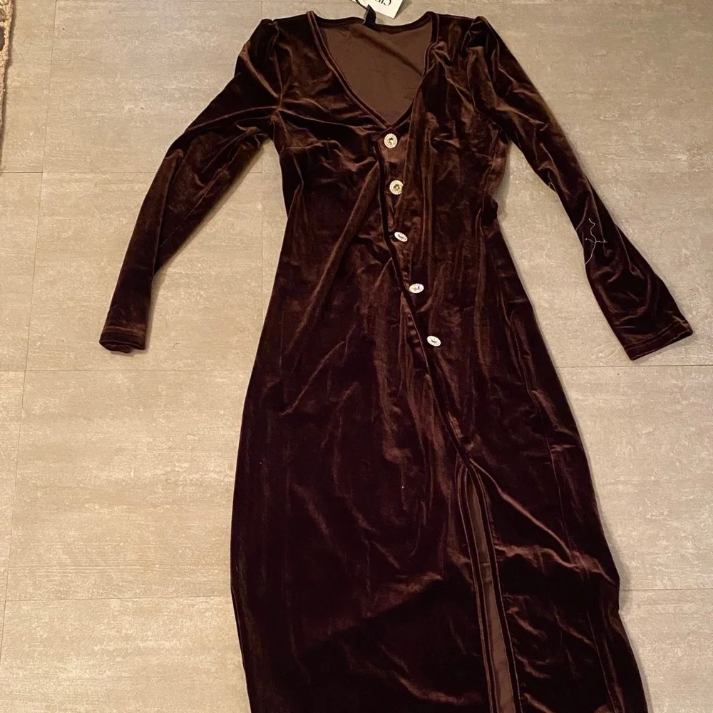Elegant Velvet Brown Dress - Picture 1 of 5